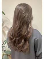 ルートヴィッヒ(Ludwig)&nbsp;柔らかベージュバレイヤージュ