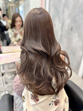 クム(kumu) 【kumu】ロングレイヤー/ミルクティベージュ/似合わせ/名古屋