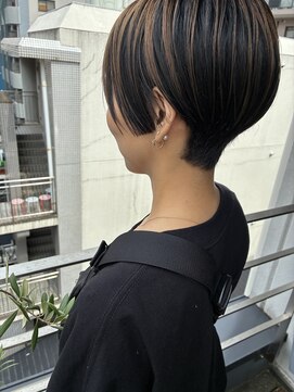 モーメント(moment) アンブレラカラー暗めショートハンサムショート透け感軽さ