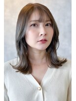 レム 泉中央店(L.E.M)&nbsp;色気と抜け感を両立◎大人女性のくびれミディアム×透けバング