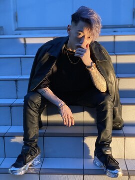 カルフール 草加本店(Carrefour) ケアブリーチ/メンズカット/ダブルカラー/ヘッドスパ/眉毛カット