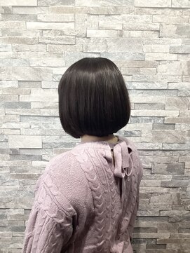 ヴィソップ(V.S.O.P) 白髪染めとカットで作る大人女性の丸みボブ