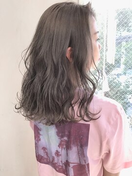 アリー 原宿 表参道(ALLY) [ALLY阿部]大人気のミルクティーベージュ