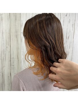 アンダーバーホワイト 南海難波店(_WHITE) 【_white+】