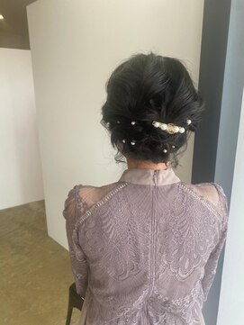 ニド(2do) 短めヘアのアップスタイル