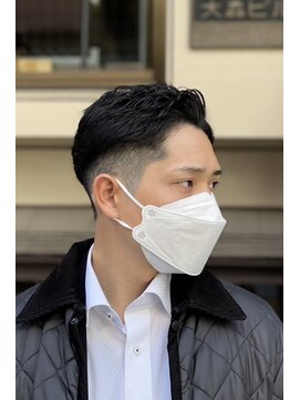 ドルクス 日本橋(Dorcus) 日本橋フェード風癖毛ショート　パーマ風スタイル