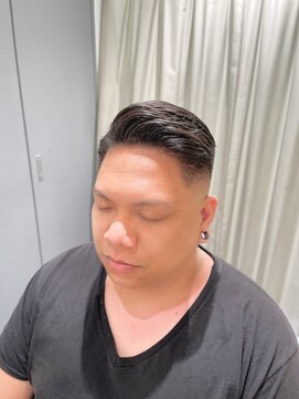 リバティシェアバーバー 銀座(LIBERTY SHARE BARBER) ポンパドール〈銀座〉理容室