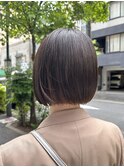 切りっぱなしボブロブヘアーインナーカラーカーキベージュ暗髪