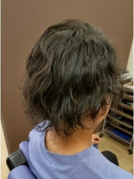 ブルブンガ(Berbunga) ツーブロックスパイラルパーマ×サイドパート韓流マッシュ