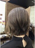 多毛・癖毛に対応した広がりの少ないショートスタイル　藤枝