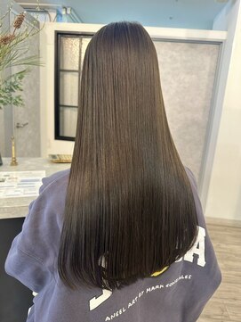 ヴィサージュバスク(VISAGE ba.s.k) 赤みオフ◎透け感オリーブカラー