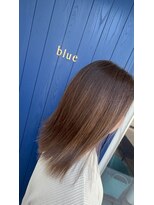 ブルー(blue)&nbsp;白髪を活かして自分らしさを