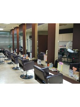 あなたの“なりたい”を叶えてくれる♪初めての方もリピートしたくなる、年中無休で通いやすいサロンです◎