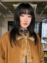 キヴィ(kivi) レイヤーカット/黒髪ロング