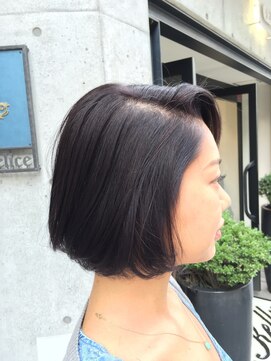 テラスグレース 横浜(TERRACE GRACE) 前髪かき上げ大人の魅力