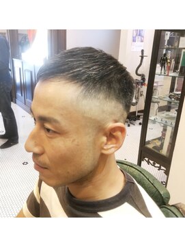 バーバー アカダマ ベリーショートフェード