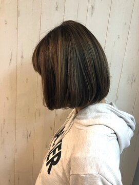 フィドゥシア(FIDUCIA) ダークトーンアッシュ×ハイライト