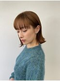 グレーベージュの外ハネスタイル