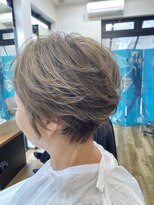 美容室 笑顔&nbsp;脱白髪染めショートスタイル