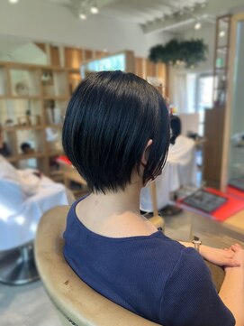 アドラーブル 万代店 (adorable) 20代30代大人可愛い★小顔ショートカット前下がり