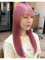 ビヨンドイー(beyond E)&nbsp;ブリーチベースにキャンディーピンクカラー/ロングヘア