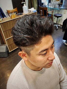オムヘアーバイグルーマーズ(HOMME HAIR by GROOMER/S) メンズオールバック風ショート HOMMEHAIR2nd江ヶ崎