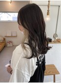 ベージュのイヤリングカラー