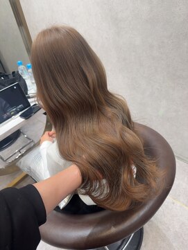 ロンド レア 天神大名店(Lond Le’a) 小顔に見せるヘア/ワンレン/ボブウルフ/ネビージュ/黒髪カタログ