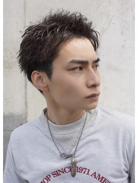 スワッグバーバースタジオ(SWAG BARBER STUDIO) スパイキーショートニュアンスフェザーパーマ