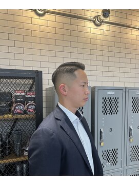 フランクスバーバーリベラルド 横浜(FRANK'S BARBER LIBERALD) サイドパートフェードスタイル　Ｓ