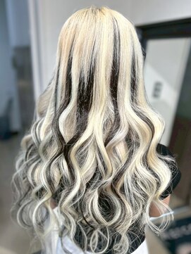 アフィナー(Afinar) 【横浜/横浜駅】黒×ハイトーンで魅せるメリハリWカラー