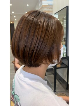 アプシー 三木店(Apsee) レイヤー低めの丸みショートボブ