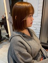 ダブル(W) ショートボブ/ハイトーンブラウン/顔まわりカット