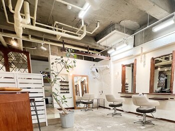 シロ(Shiro)の写真/「今日はゆっくり過ごしたい」そんな願いを叶えるプライベート空間。少人数だから叶う癒やしと理想の髪型。