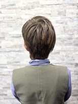 ヴィソップ(V.S.O.P)&nbsp;ハイトーンで魅せるアシンメトリーショートの存在感