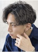 原宿縦落ちツイストスパイラルパーマビジネスセンターパート黒髪