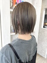 キャアリー(Caary)&nbsp;福山市Caary春夏切りっぱなしボブミニストレートボブベージュ