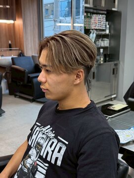 リッチブランドアンドコー(Rich Brand&Co) アップバングツーブロックダブルカラーブリーチメッシュ