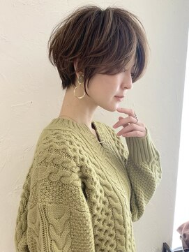 アンド ストーリーズ(&STORIES) 大人可愛い耳掛けショート20代30代40代ハイライトカラー