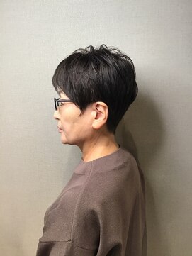 リリ(Liri material care salon by JAPAN) マニッシュな刈り上げショートデザイン
