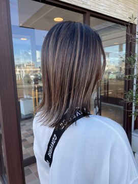 アース コアフュールボーテ 上田店(EARTH coiffure beaute) ダークブラウンハイライトバレイヤージュ外ハネ