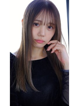 スリー スタンド(THREE STAND) シルキーベージュ×ストレート