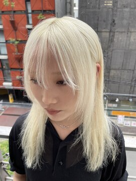 シィーム(cime) 抜きっぱなしホワイトブロンドカラー