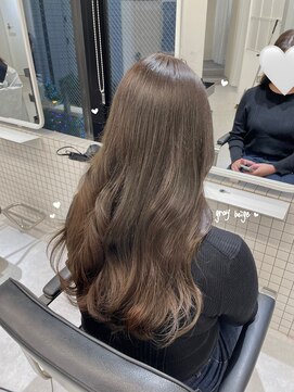 ヌーヴェル(nouvelle) 明るめグレージュ×ロング