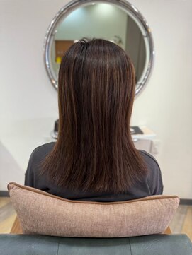 ビィーワンイースト(Be 1 EAST) ミディアムカット