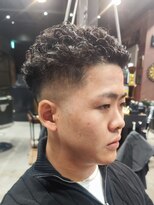 スリーセント 栄(3/cent)&nbsp;極道パーマ/フェードカット/スキンフェード