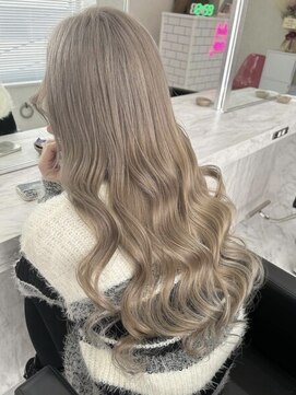 リトバイトゥルークリエイション 大宮(Re:to by True Creation) 【外国人風】プラチナブロンド×波巻きロン