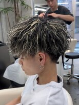 エデアンルクラ 下通(EDEAN Leclat)&nbsp;熊本ツイストスパイラル×ホワイトメッシュ メンズパーマ