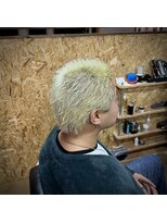 グラウンドタイガー(GROUNDTIGER) スパイキーショート ホワイトカラー