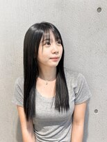 テラ(terra)&nbsp;清潔感たっぷり！好感度アップのストレートヘア
